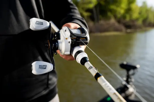 Kit Abu Garcia MAX PRO Combo Baitcast • Vara 2,13 m • 7.1:1 • 7+1 Rodamientos • 6,8 kg Drag - Imagen 11